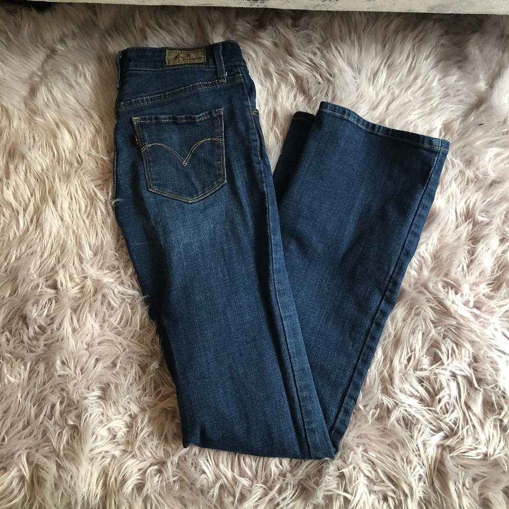 Flared Levi Jeans